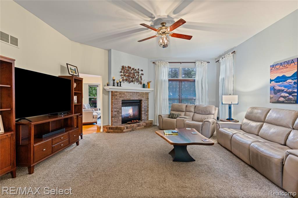 4278 Springwood Court, Fenton, MI 48430 — Photo 6