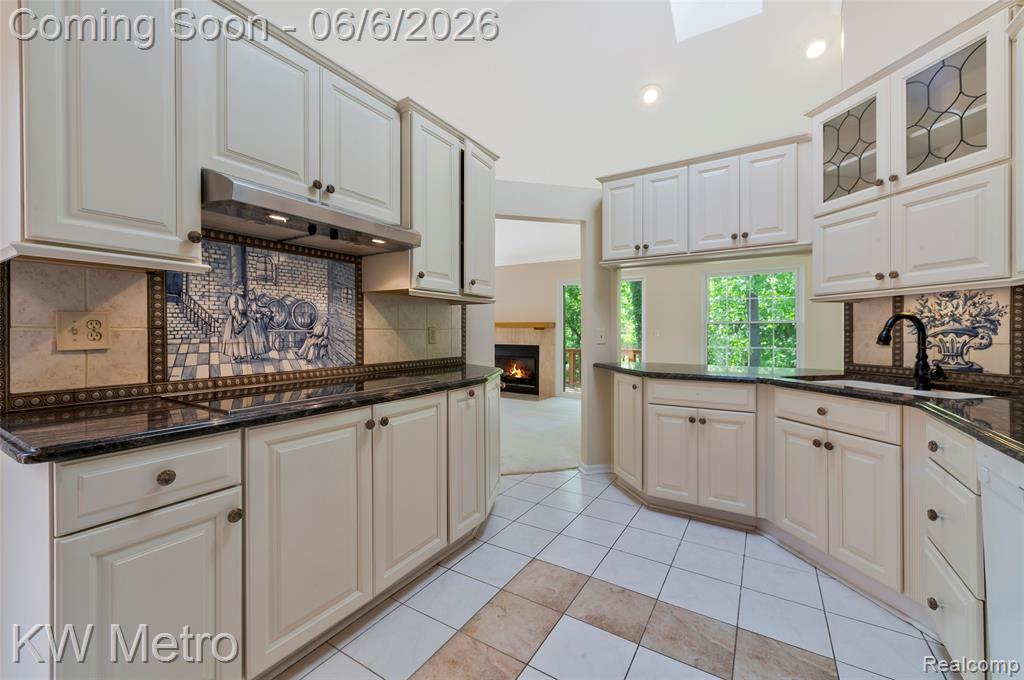 7348 Meadowridge Circle, West Bloomfield, MI — Photo 19