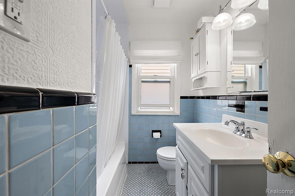 904 N DORCHESTER Avenue, Royal Oak, MI 48067 — Photo 20