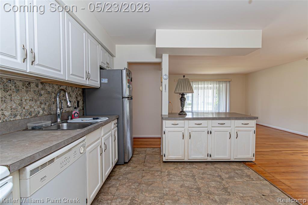 31395 Lyons Circle W, Warren, MI 48092 — Photo 25