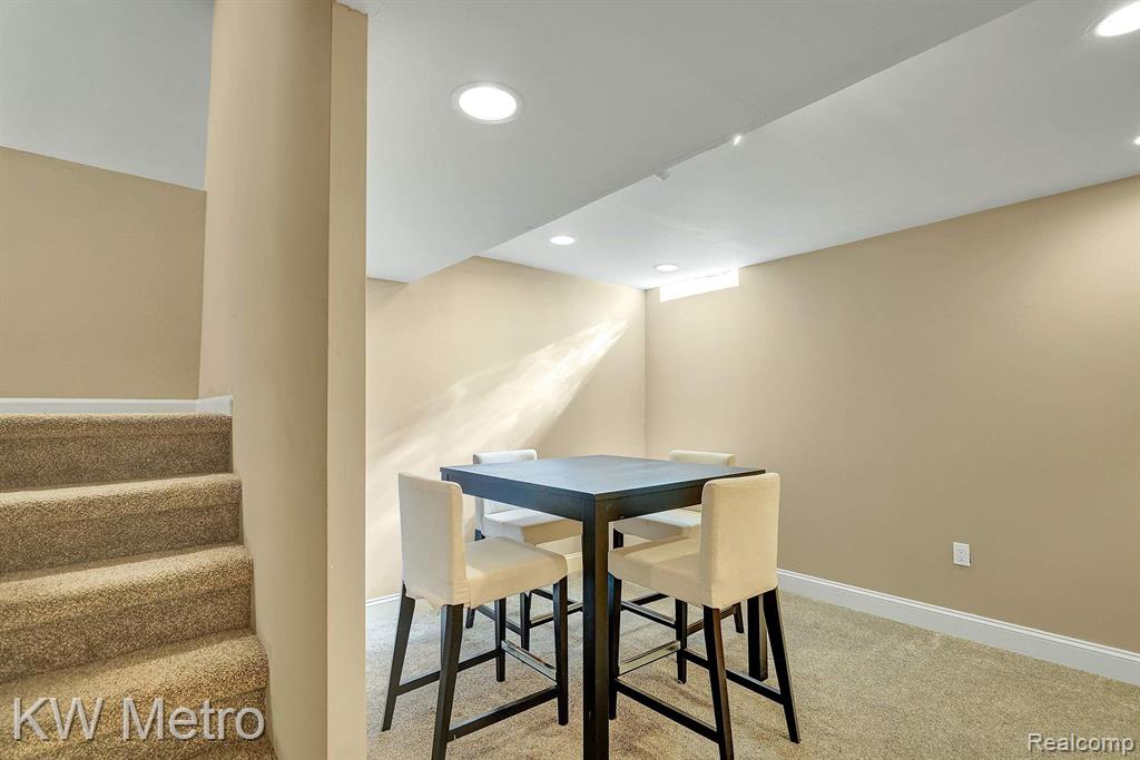 8590 BARRINGTON Drive, Ypsilanti, MI 48198 — Photo 44