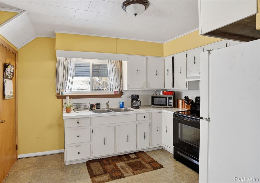 6074 Lennon Road, Swartz Creek, MI 48473 — Photo 10