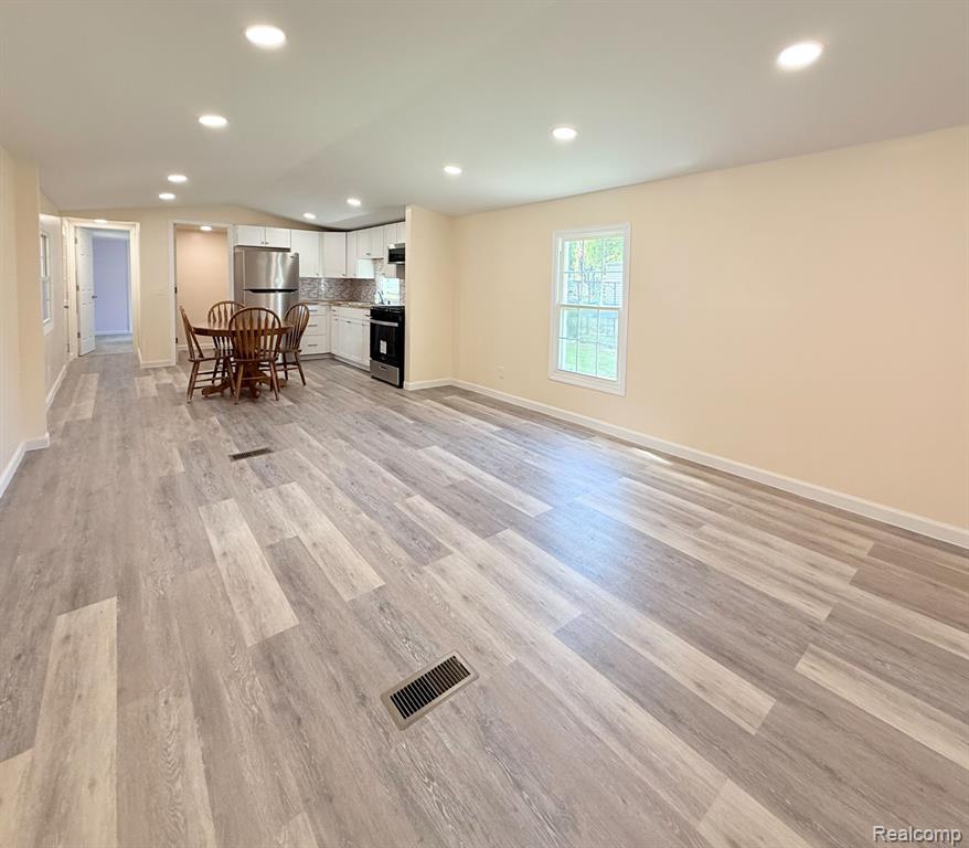 3026 Village Lane, Lot #63, Brooklyn, MI 49230 — Photo 8