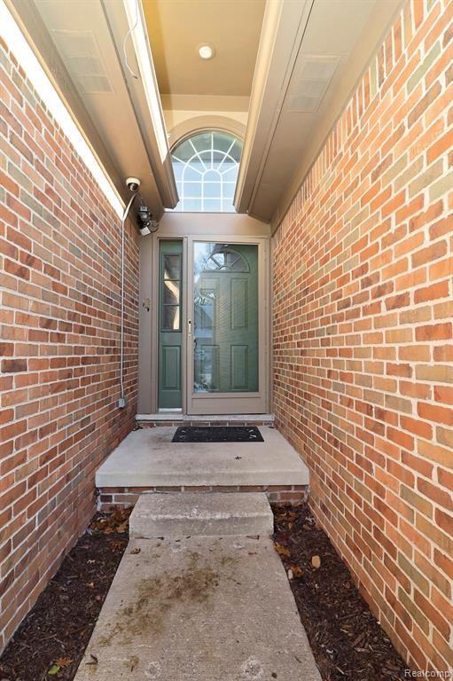 5302 ROYAL VALE Lane, Dearborn, MI 48126 — Photo 4