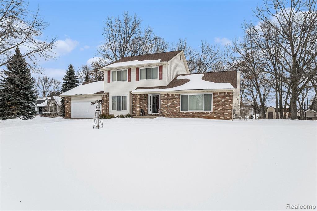 9213 Apple Orchard Drive, Fenton, MI 48430 — front exterior