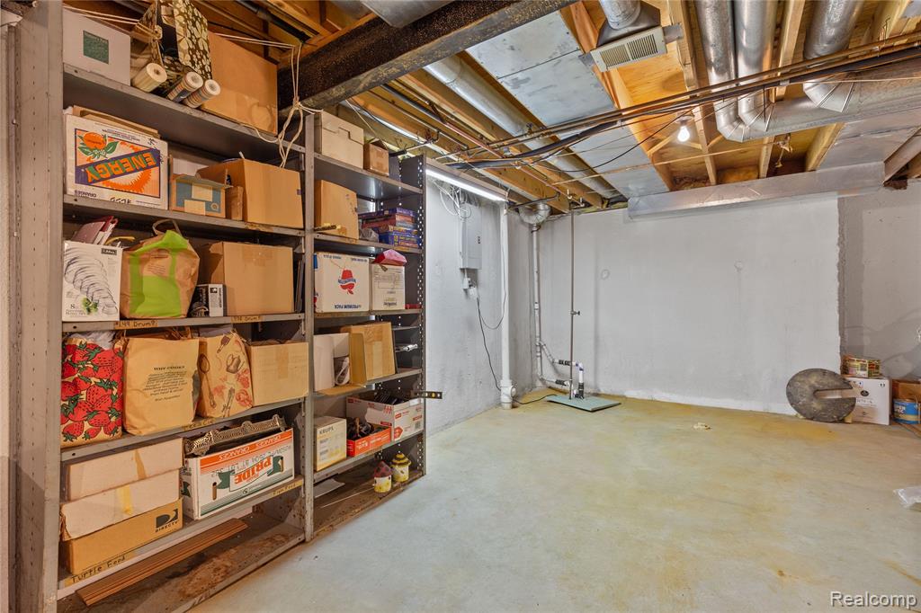 6579 Noble Road, West Bloomfield, MI — Photo 36
