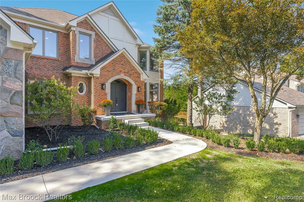 7219 Oakwood Drive, West Bloomfield, MI — Photo 3