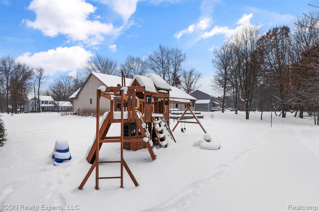 11185 Cassidy Trail, Davisburg, MI 48350 — Photo 40
