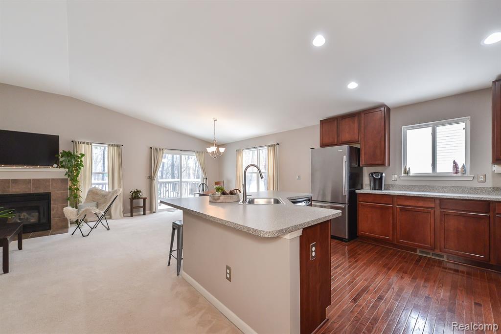 2578 SIGNATURE Circle, Pinckney, MI 48169 — Photo 14