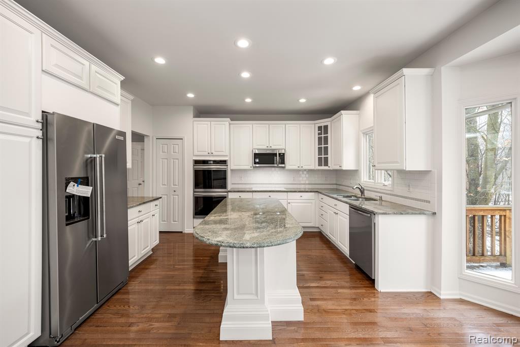 7258 CRACKLING CREEK Circle, West Bloomfield, MI — Photo 11
