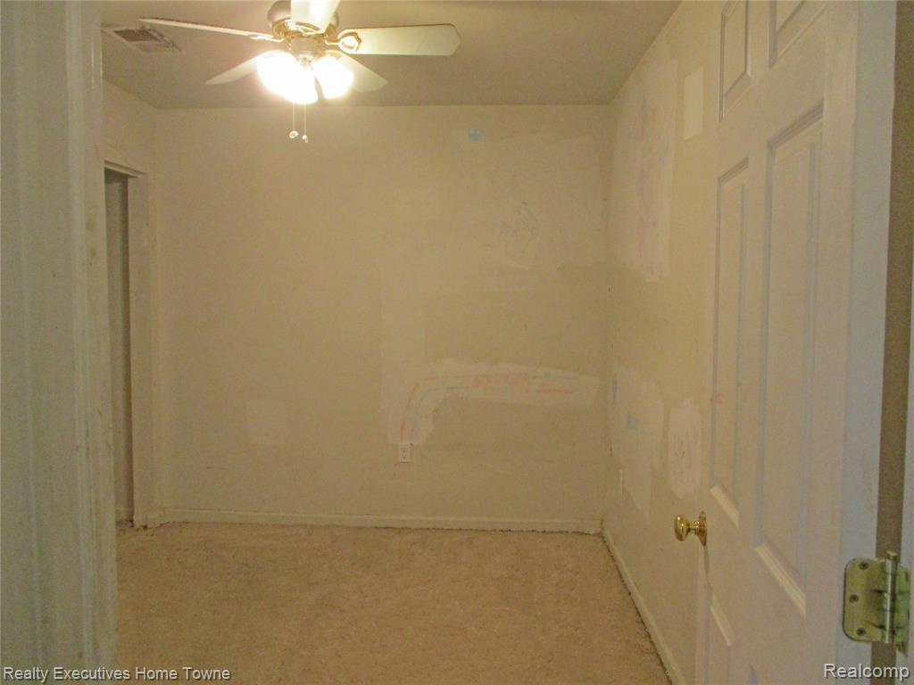 209 Bristol Street N, Almont, MI 48003 — Photo 11
