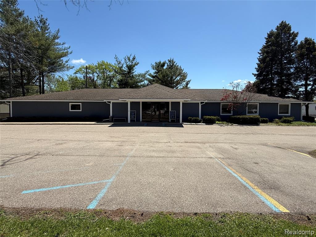 5850 DIXIE Highway, Clarkston, MI