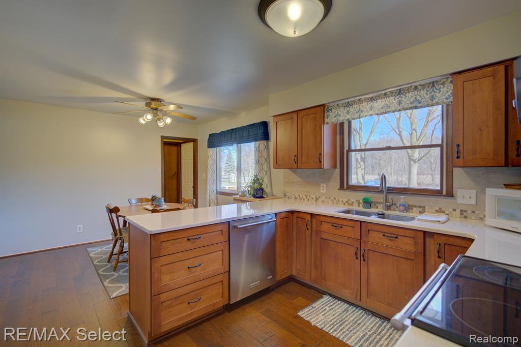 7233 JENNINGS Road, Swartz Creek, MI 48473 — Photo 5