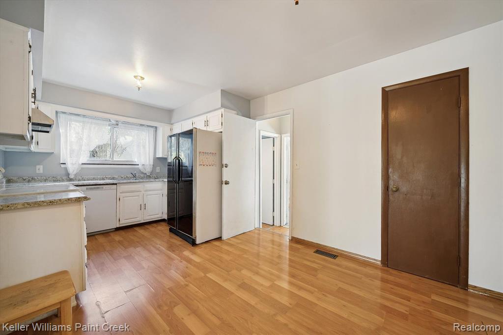 1852 MIDVALE Avenue, Ypsilanti, MI 48197 — Photo 11