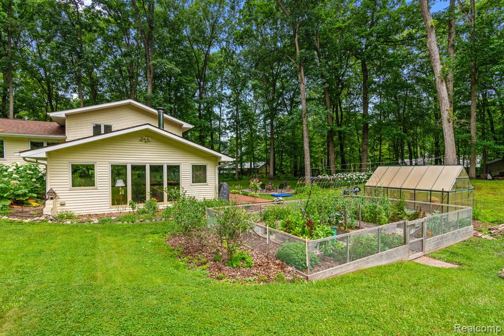 5500 Hartland Road, Fenton, MI 48430 — Photo 20