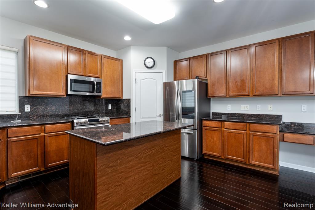 27460 Belgrave Place, Novi, MI — Photo 17