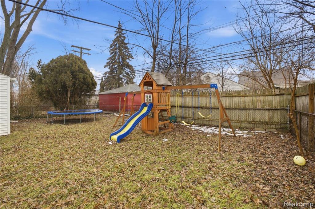 21440 Prestwick Avenue, Harper Woods, MI 48225 — Photo 38