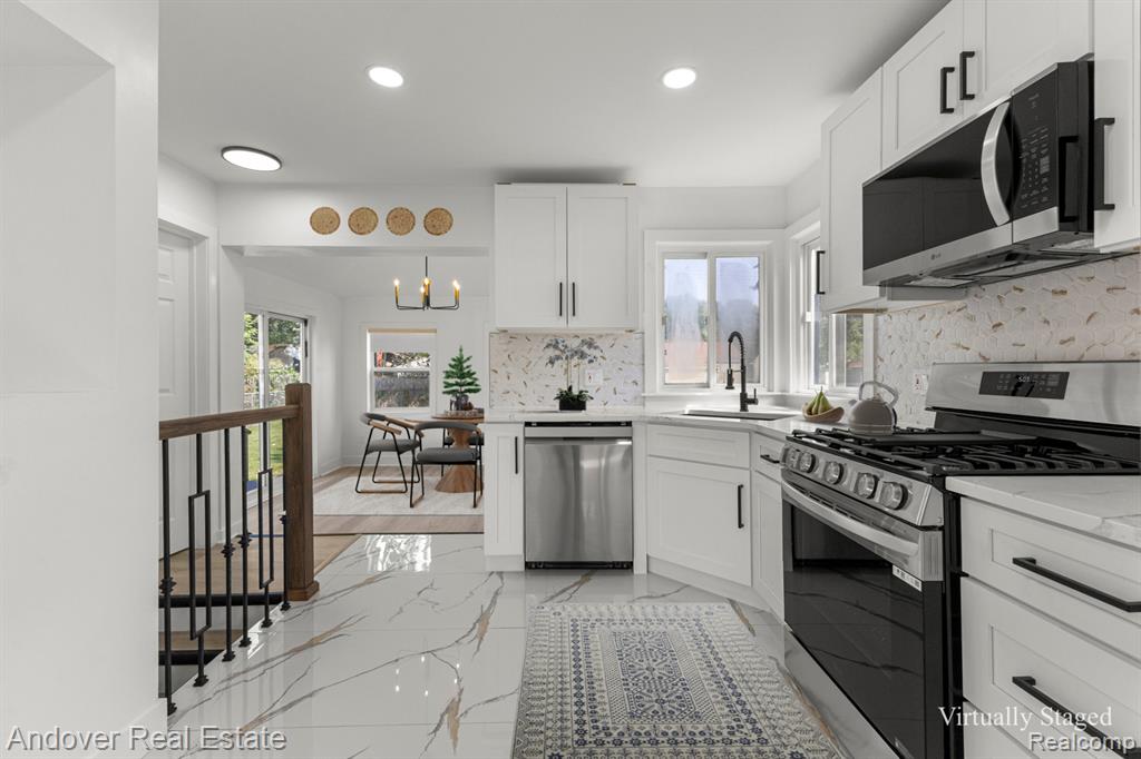 30924 Barton Street, Garden City, MI — Photo 10