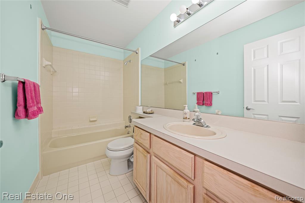41432 Haggerty Woods Court, Canton, MI 48187 — Photo 26
