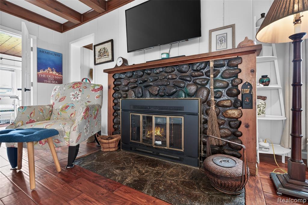 1430 Benvenue Street, Sylvan Lake, MI 48320 — Photo 10