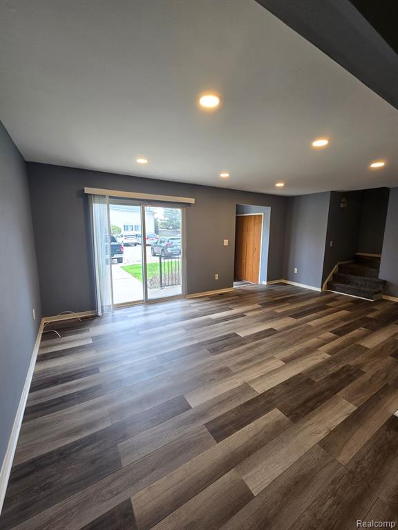 8583 WINCHESTER Drive, Sterling Heights, MI 48313 — Photo 5