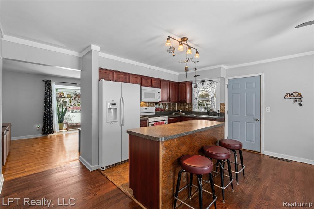 8088 Oreilly Circle, Davison, MI 48423 — Photo 9