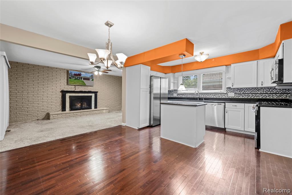 22356 Woodstock Court, Woodhaven, MI 48183 — Photo 10