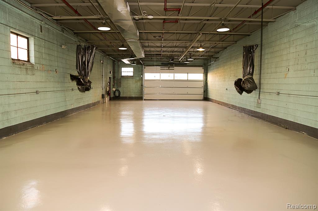 684 W BALTIMORE Street, Detroit, MI 48202 — Photo 2