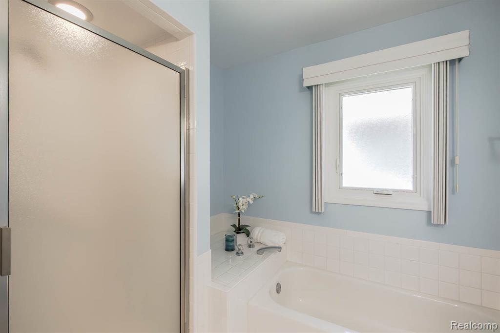 43221 Pointe Drive, 57, Clinton Twp, MI 48038 — Photo 26