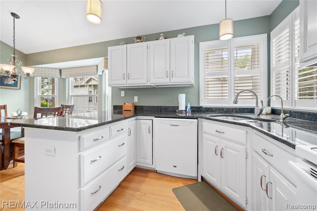 2336 Swans Cove, 7, Fenton, MI 48430 — Photo 12