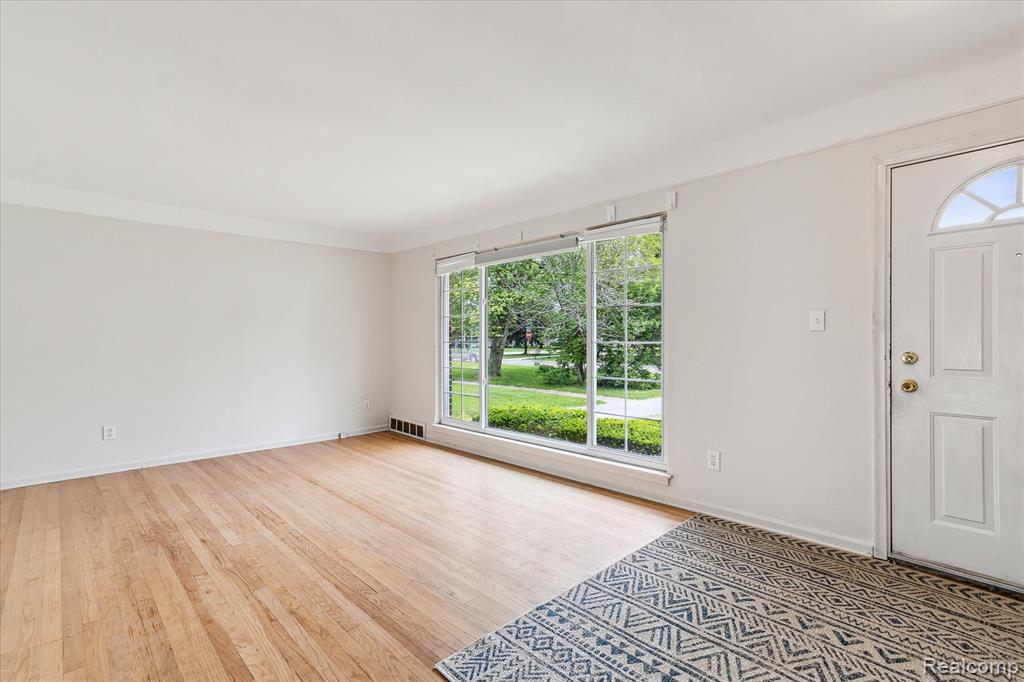 8242 MONROE Boulevard, Taylor, MI 48180 — Photo 3