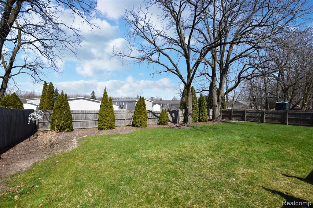 8274 North PORT, Grand Blanc, MI 48439 — Photo 20