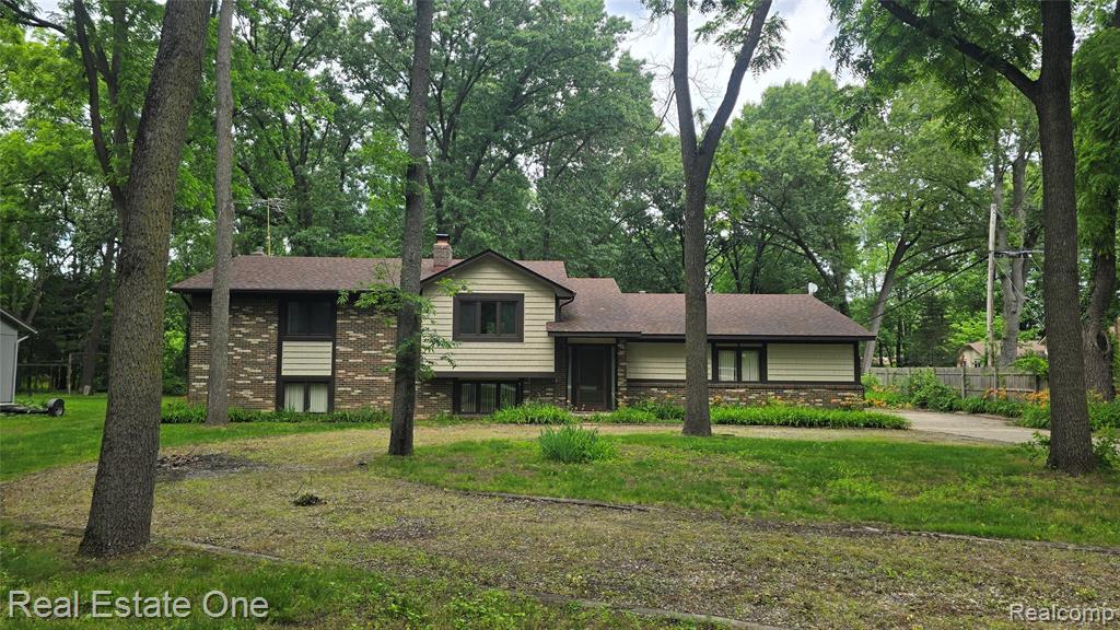 8950 Wise Road, Commerce Twp, MI 48382 — front exterior