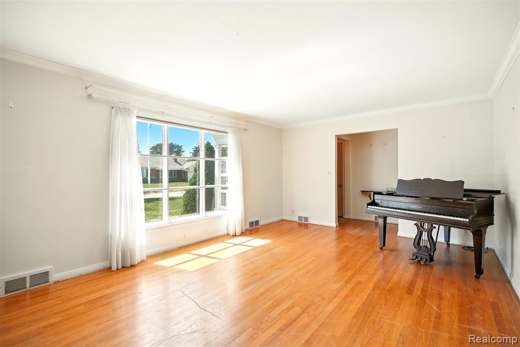 826 Shoreham Road, Grosse Pointe Woods, MI 48236 — Photo 5
