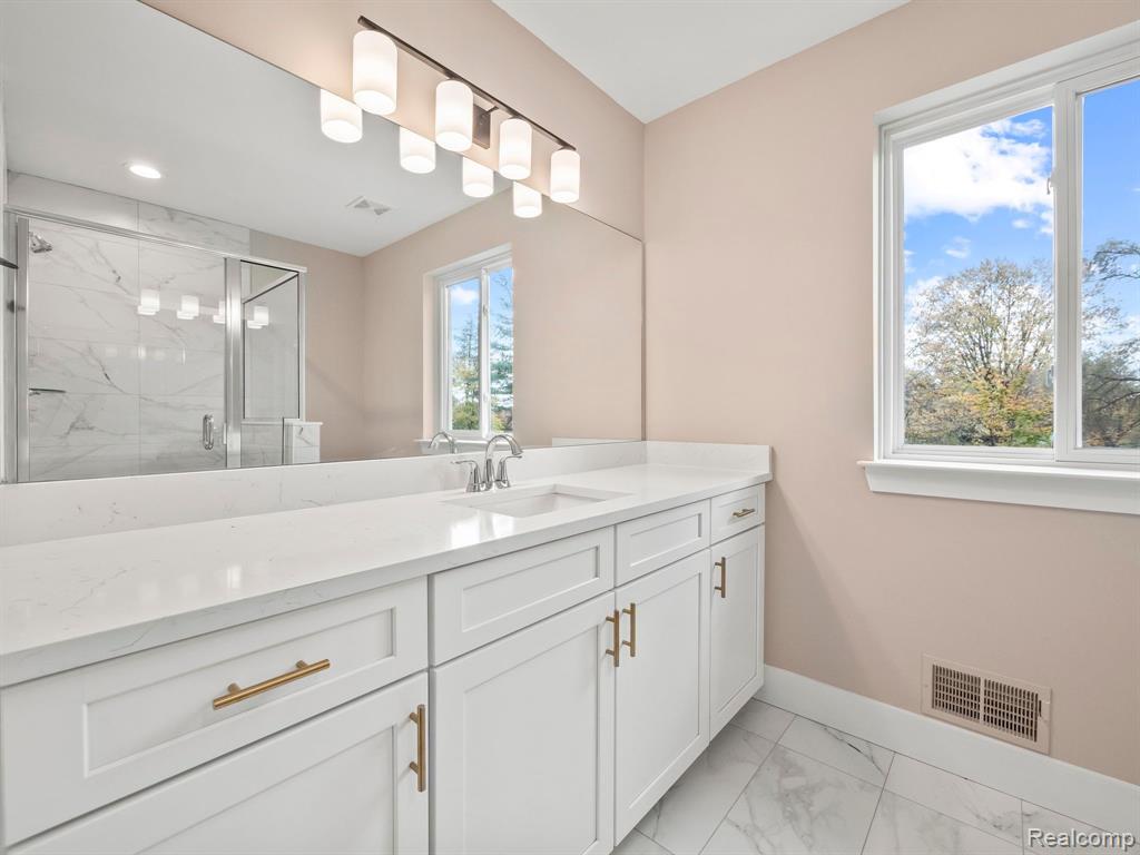 929 KIMBERLY Court, Troy, MI 48098 — Photo 36