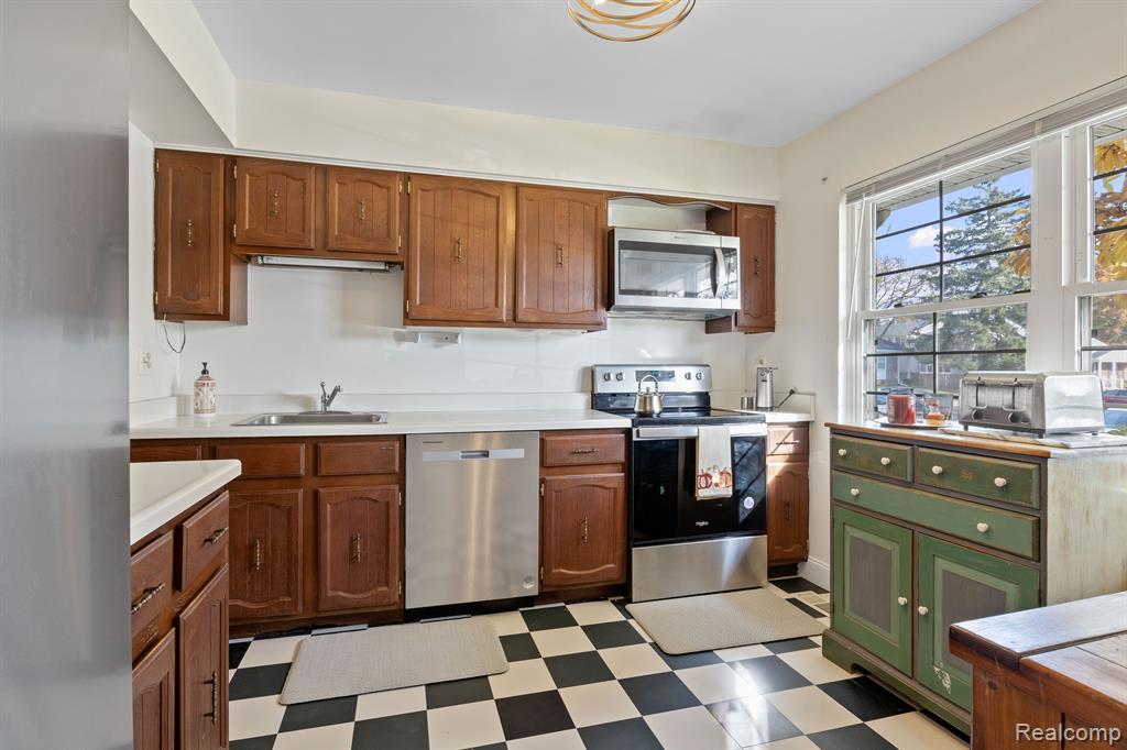 19919 SCHOOLHOUSE Court, Northville, MI 48167 — Photo 4