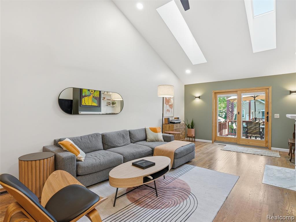 426 Oak Run Court, Royal Oak, MI 48073 — Photo 3