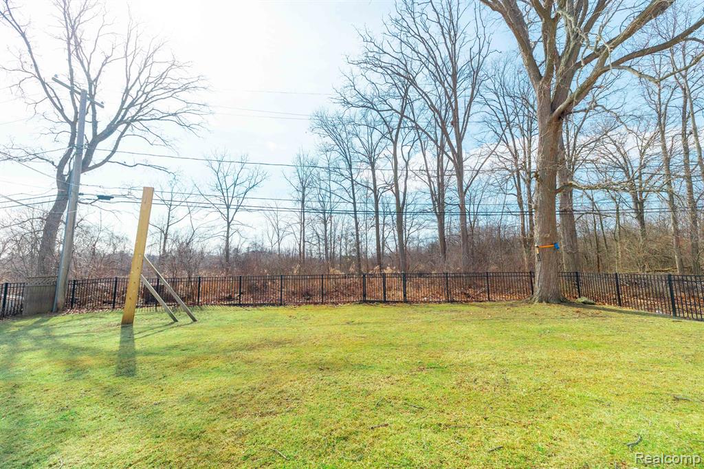 8515 Lake Road, Grosse Ile, MI 48138 — Photo 41