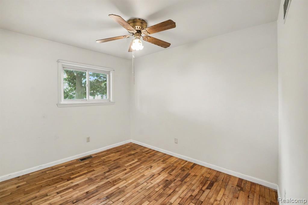 821 Isham Street, Owosso, MI 48867 — Photo 16