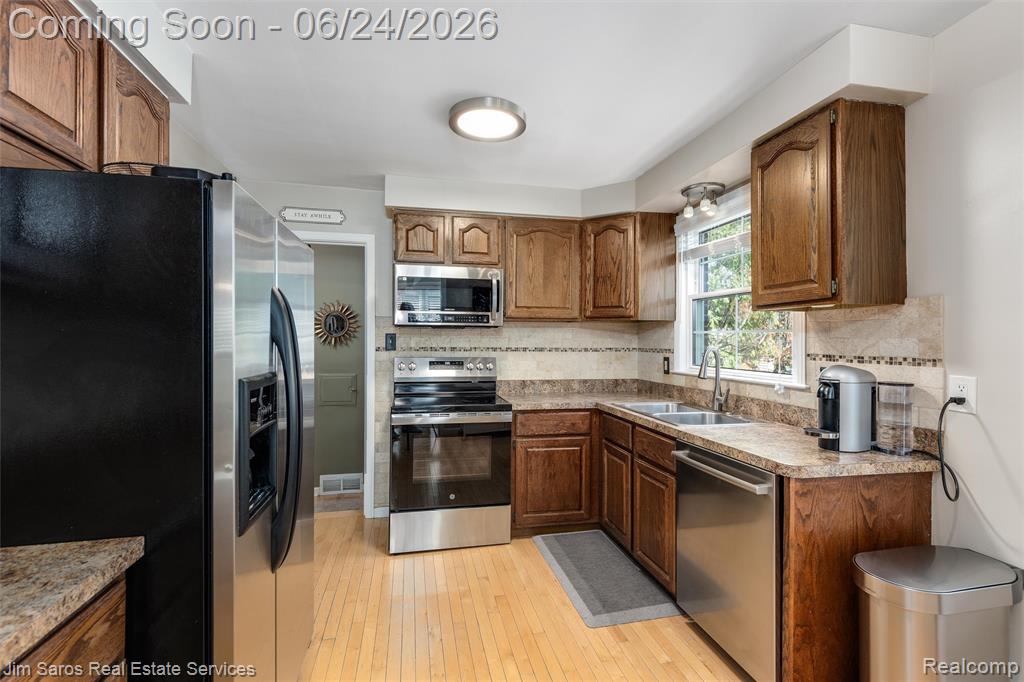461 Allard Road, Grosse Pointe Farms, MI 48236 — Photo 11