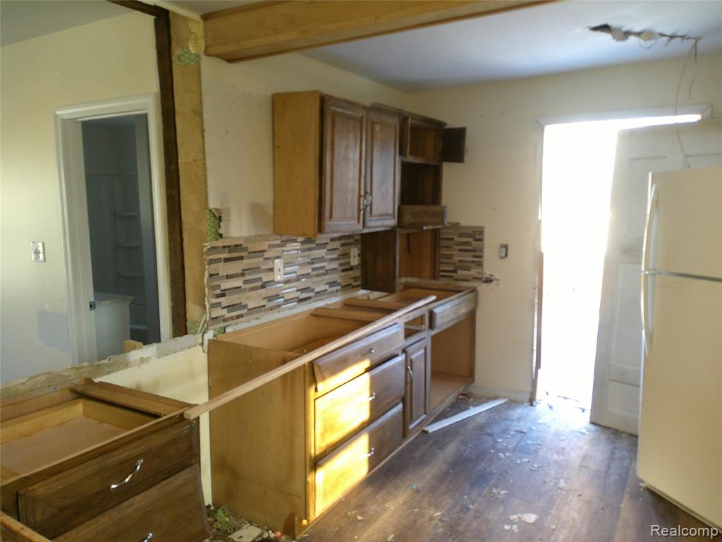 912 Huron Street, Flint, MI 48507 — Photo 11