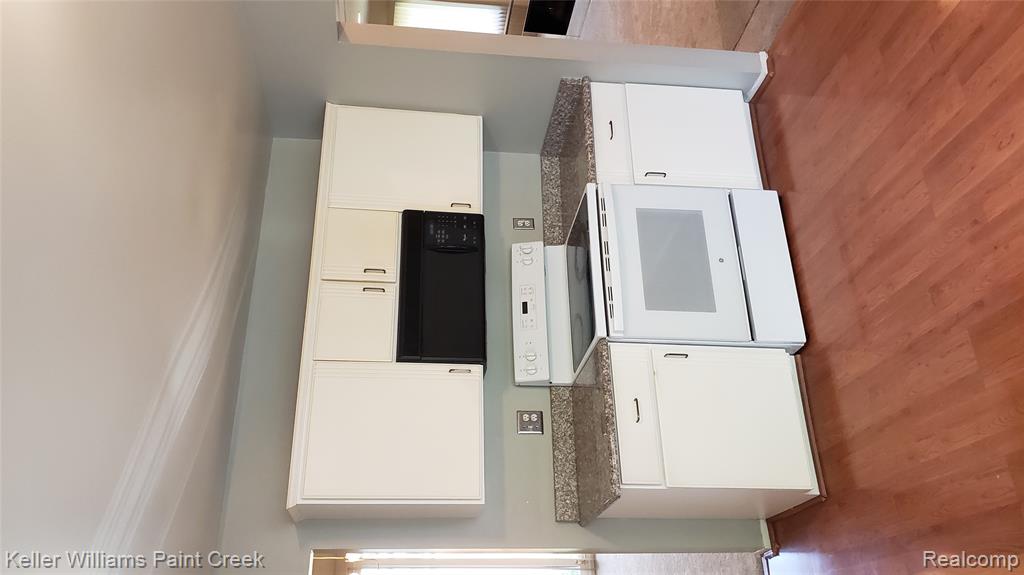 5872 Vassar, West Bloomfield, MI — Photo 19