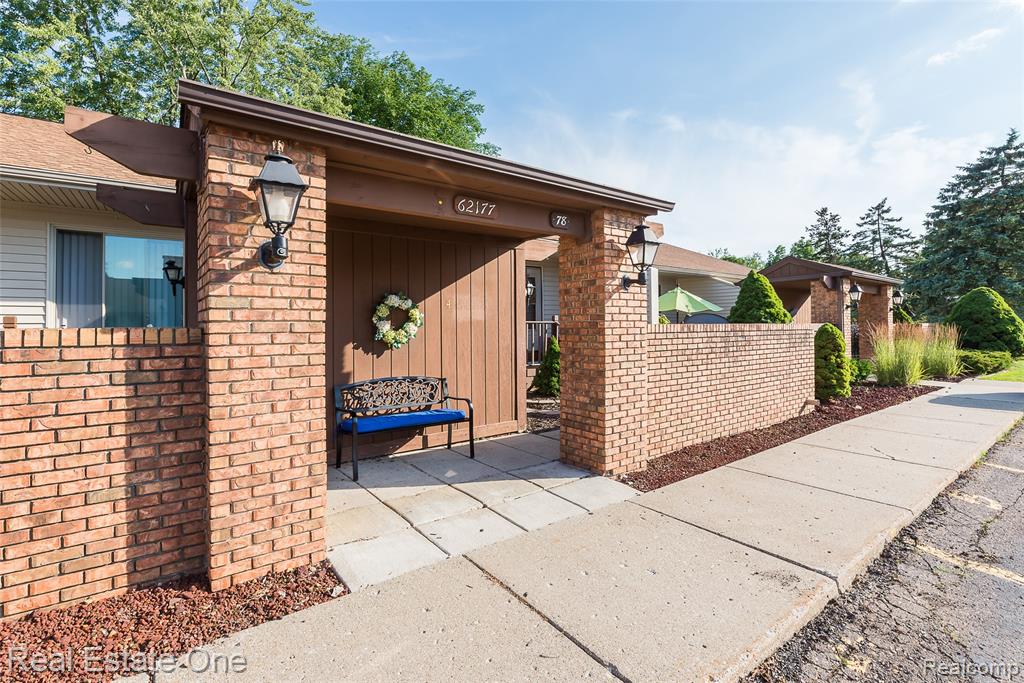 62177 TICONDEROGA, 4, South Lyon, MI 48178 — Photo 3