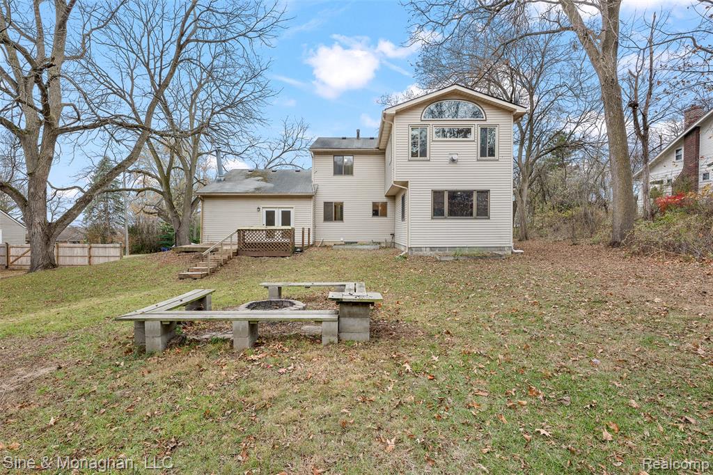 550 Hillcliff Drive, Waterford, MI 48328 — Photo 4