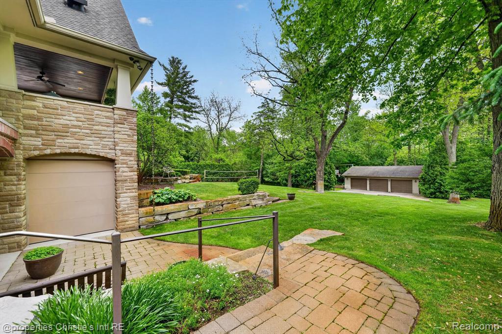 1330 Oxford Road, Beverly Hills, MI 48304 — Photo 48