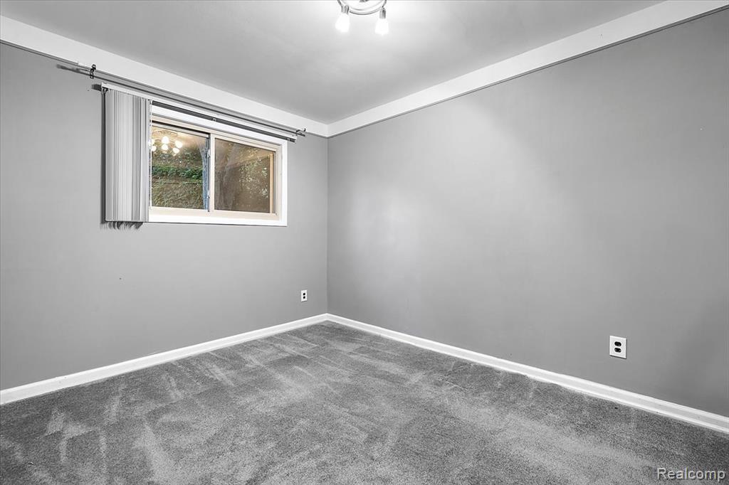4535 Pinedale Avenue, Clarkston, MI — Photo 23