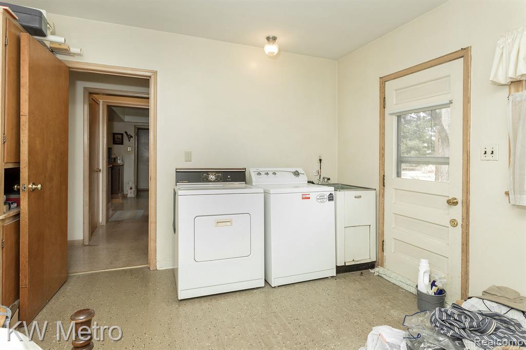 49151 RIDGE Court, Northville, MI 48168 — Photo 21