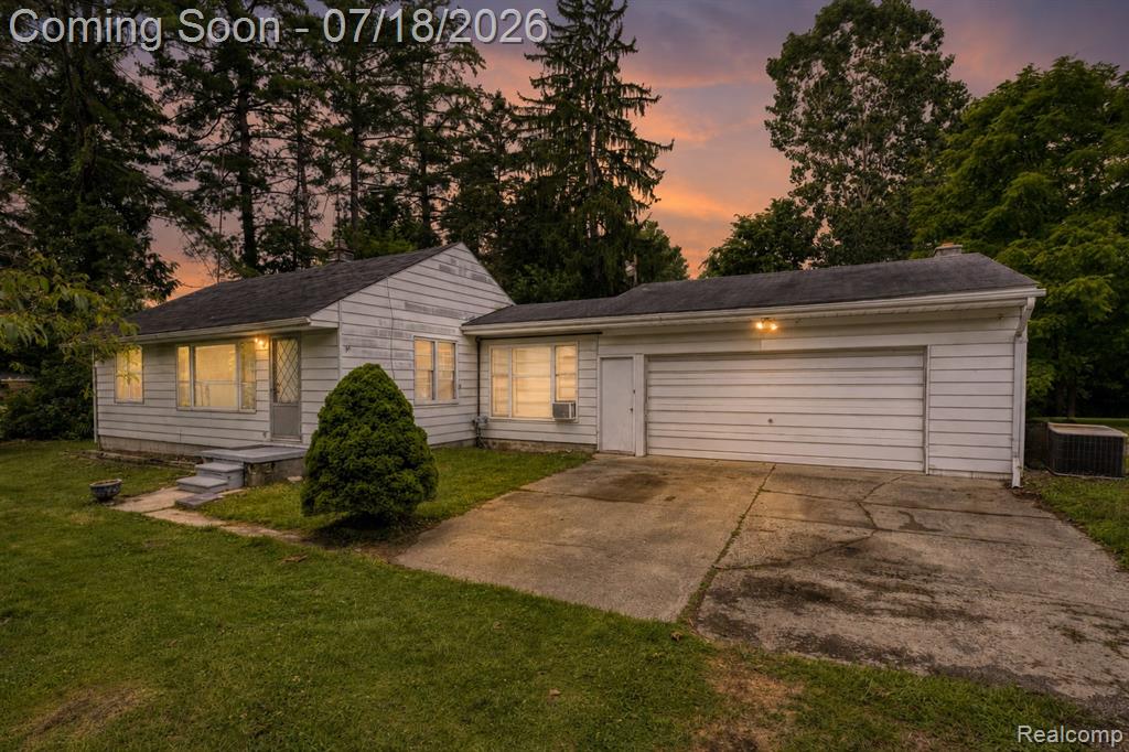 46555 North Avenue, Macomb, MI 48042 — front exterior