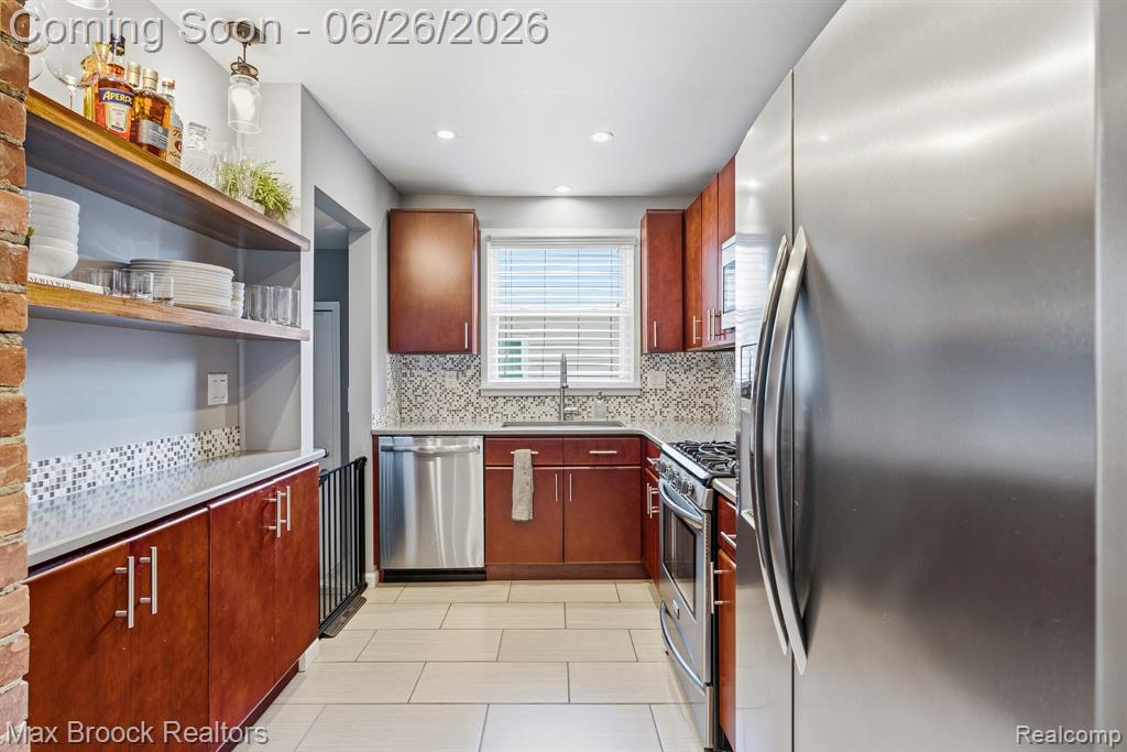 618 S Gainsborough Avenue, Royal Oak, MI 48067 — Photo 11