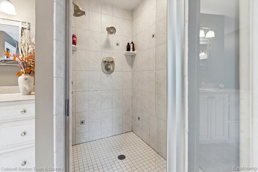 5205 RIDGEVIEW Court, Midland, MI 48642 — Photo 41
